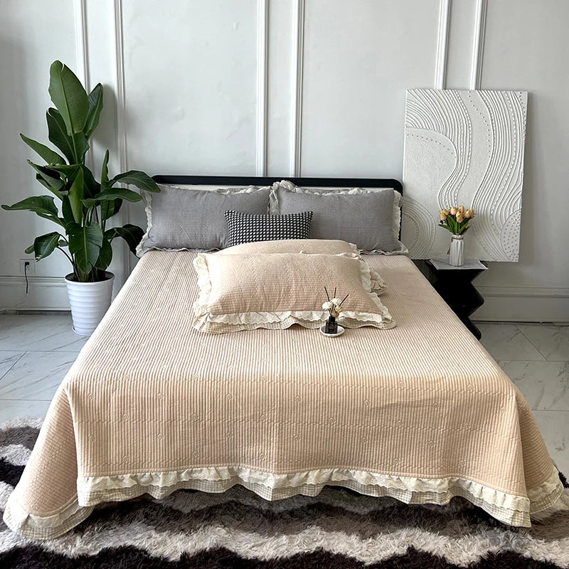 DecorBites™ Lace Ruffles Quilted Bedspread Set with Pillowcases Queen Size