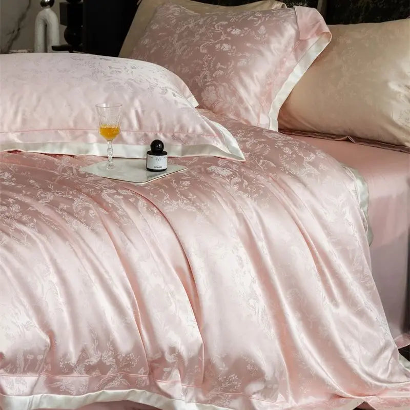 DecorBites™ Luxe Eucalyptus Bedding Set in Black/Gold - Silky Soft & Skin-friendly