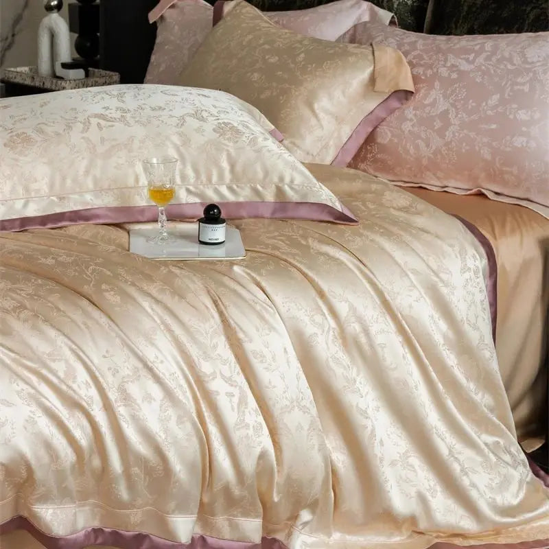 DecorBites™ Luxe Eucalyptus Bedding Set in Black/Gold - Silky Soft & Skin-friendly